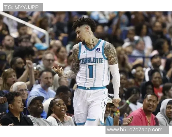 拉梅洛鲍尔半场表现平平10投5中贡献11分6助攻三分球命中率不佳