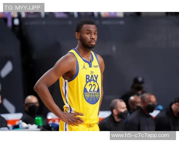 追梦赛后与老队友维金斯亲切交流库里与巴黎奥运队友阿德巴约畅谈未来